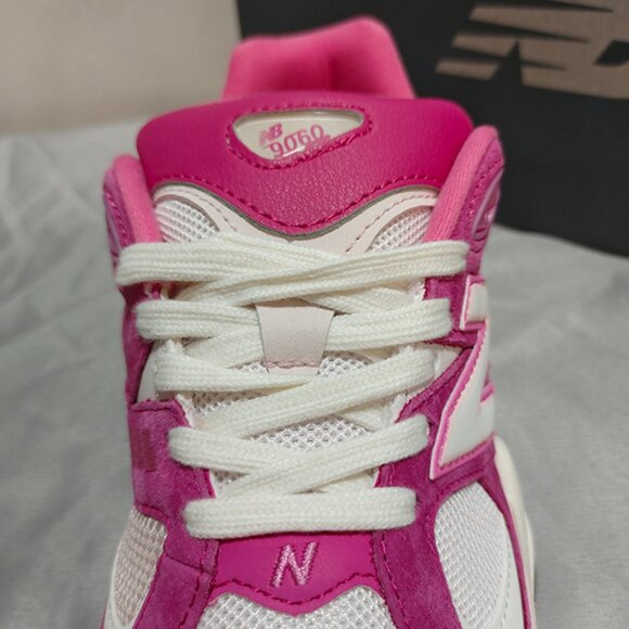 New Balance 9060 Sneakers in Pink - Picture 6 of 6